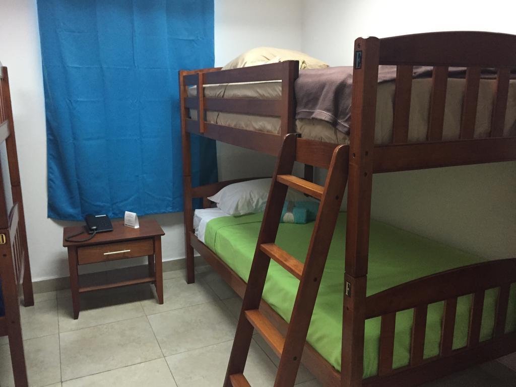 Panama Hat Hostel *